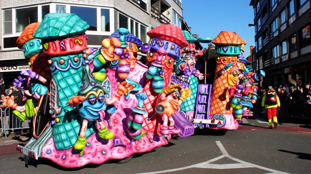 42ste carnavalsstoet van Menen trok vele bezoekers