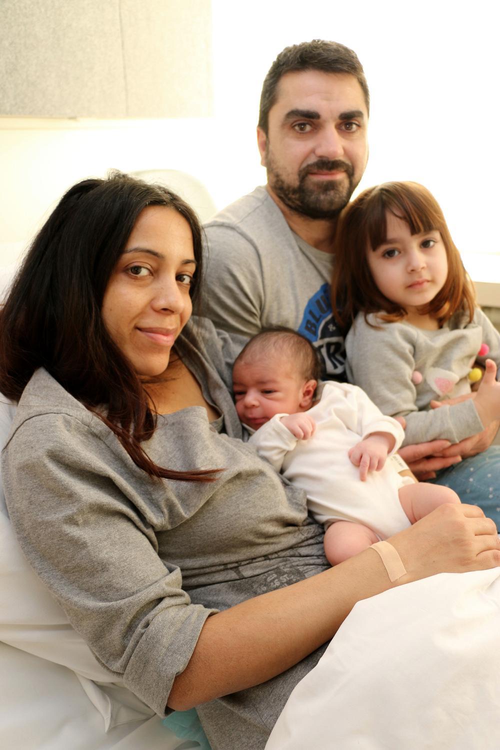 Op Kerstdag werd de 3,520 kg wegende Amir geboren in het AZ Sint-Jan. Amir is na zusje Naia het tweede kindje van Laila Bellaou en Hoesam Hazem Majeed uit de Cypresssenstraat in Beernem.