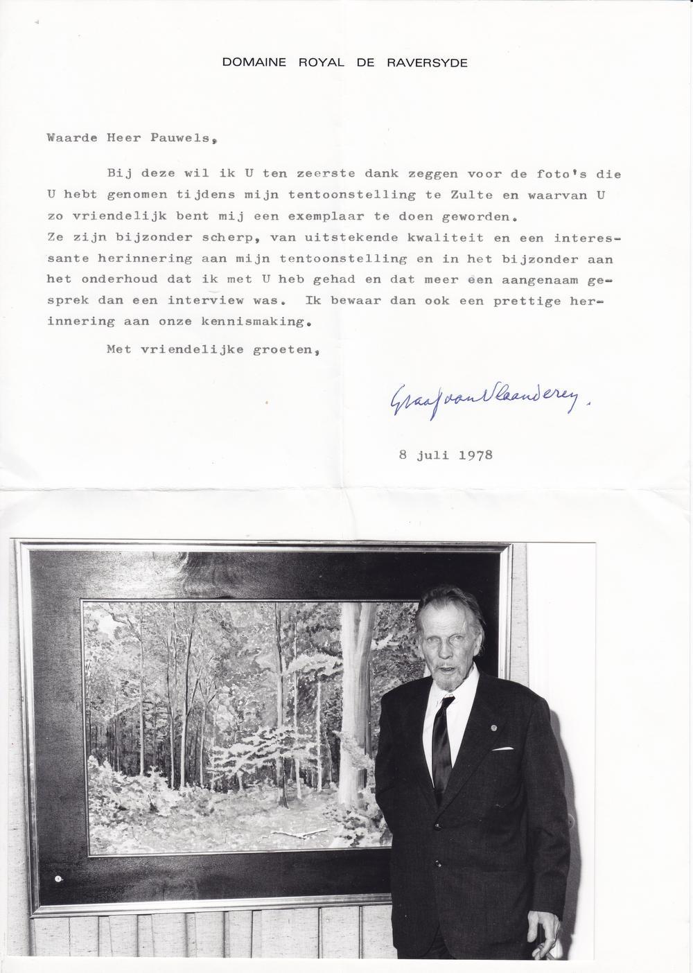 De foto van Prins Karel met zijn schilderij van Het Zoniënwoud en de bewuste brief die hij ontving van de Prins.