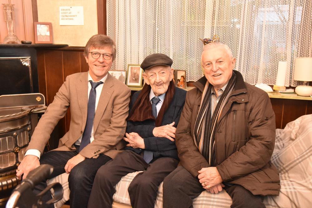 100-jarige Albert uit Harelbeke krijgt erehaag