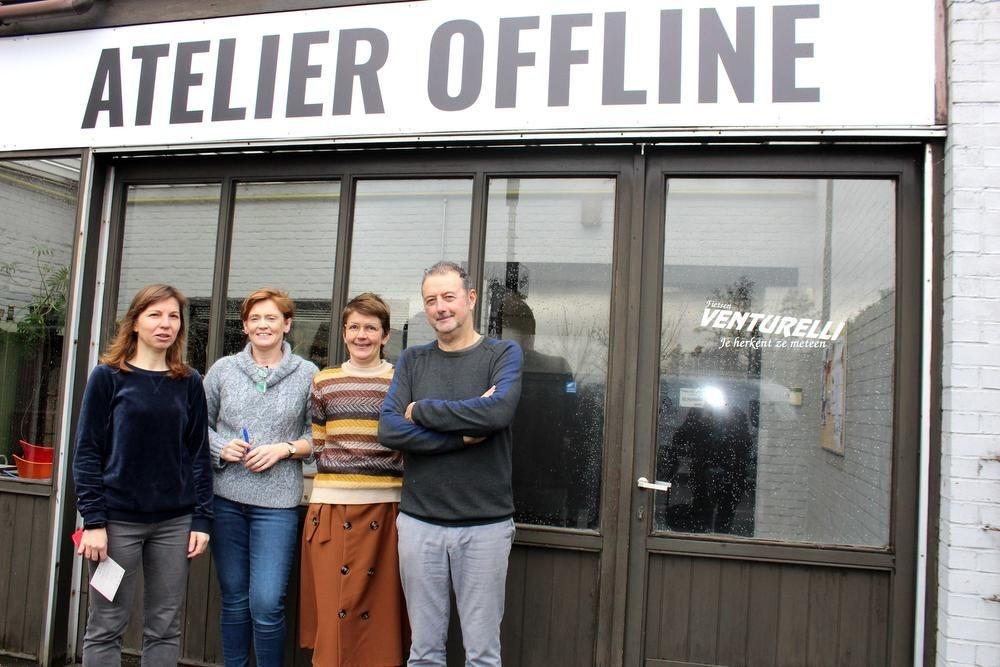 Annelies Blancke, Marc Vermeersch, Catherine Deschryver en Els Ghyselinck in Atelier Offline aan de Groene Wandeling waar de geselecteerde werken worden getoond tijdens Waregem Tekent.