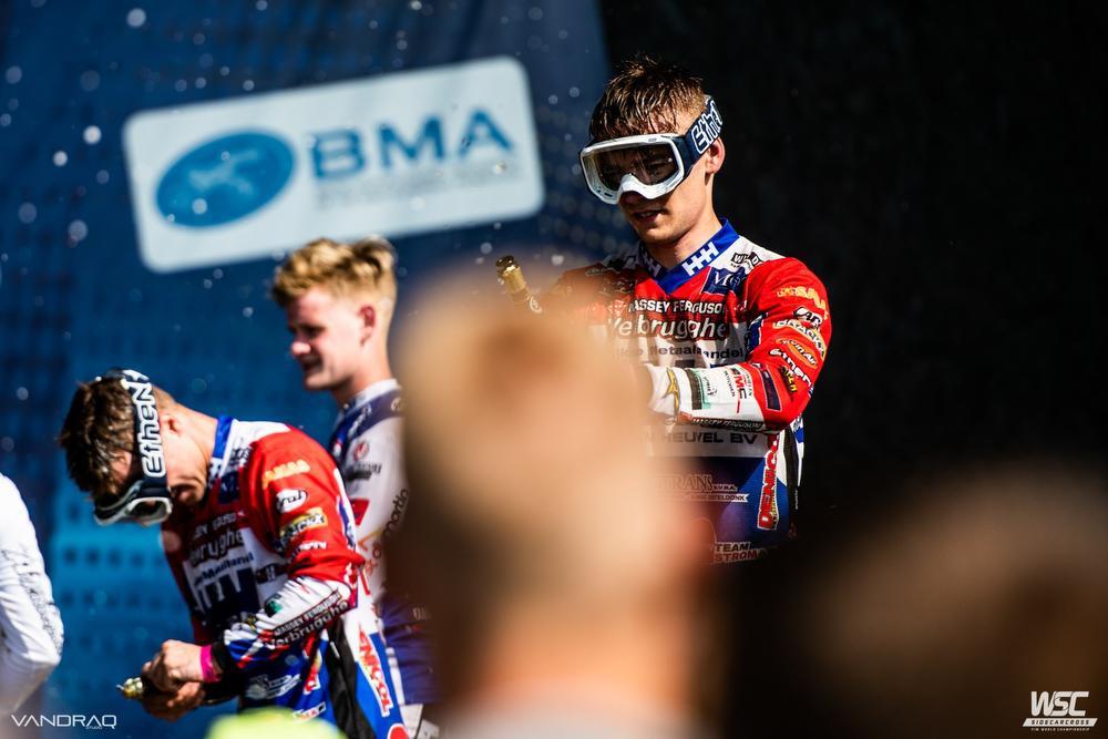 Eerste Grand Prix zege voor sidecar team Dierckens/Bax in Letland