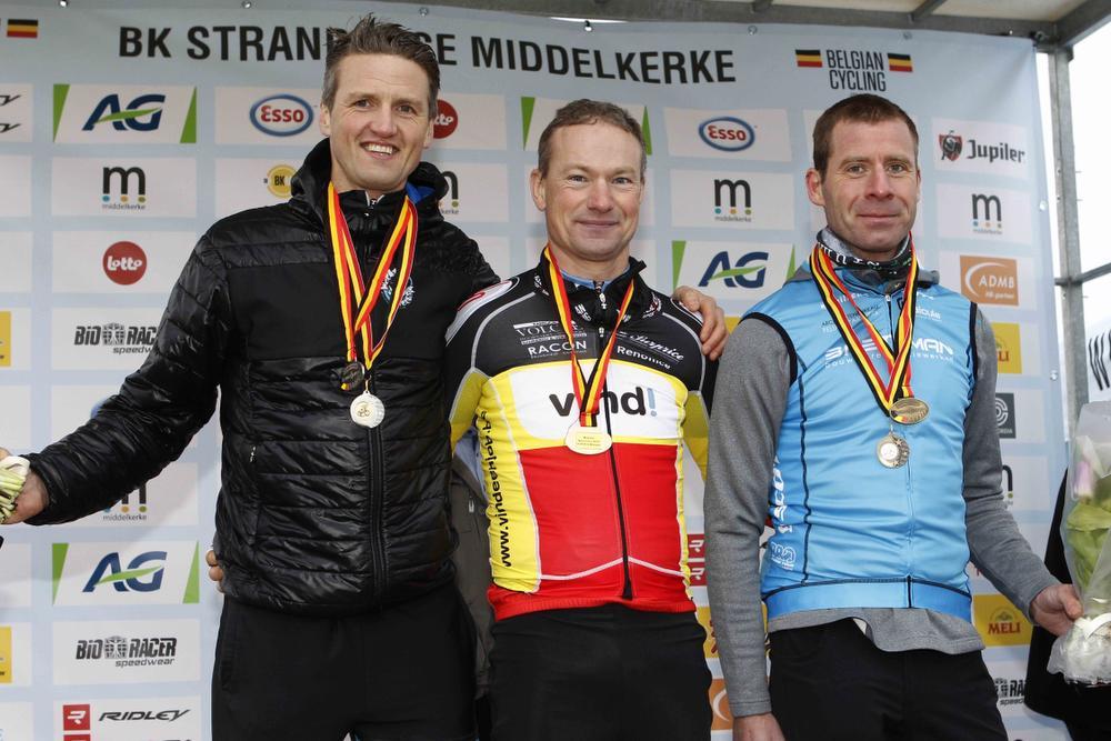 Bredenaar Timothy Dupont wint BK Strandrace in Middelkerke