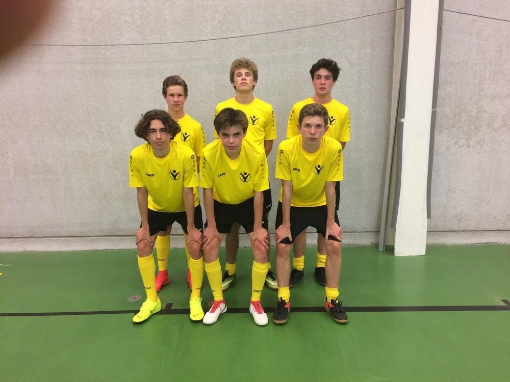 Don Boscocollege Kortrijk: Mats Vandermeiren, Preben Tailllieu, Sebbe Blancke, Rube Desmet, William Vuylsteke en Raf Vanhuylebrouck.