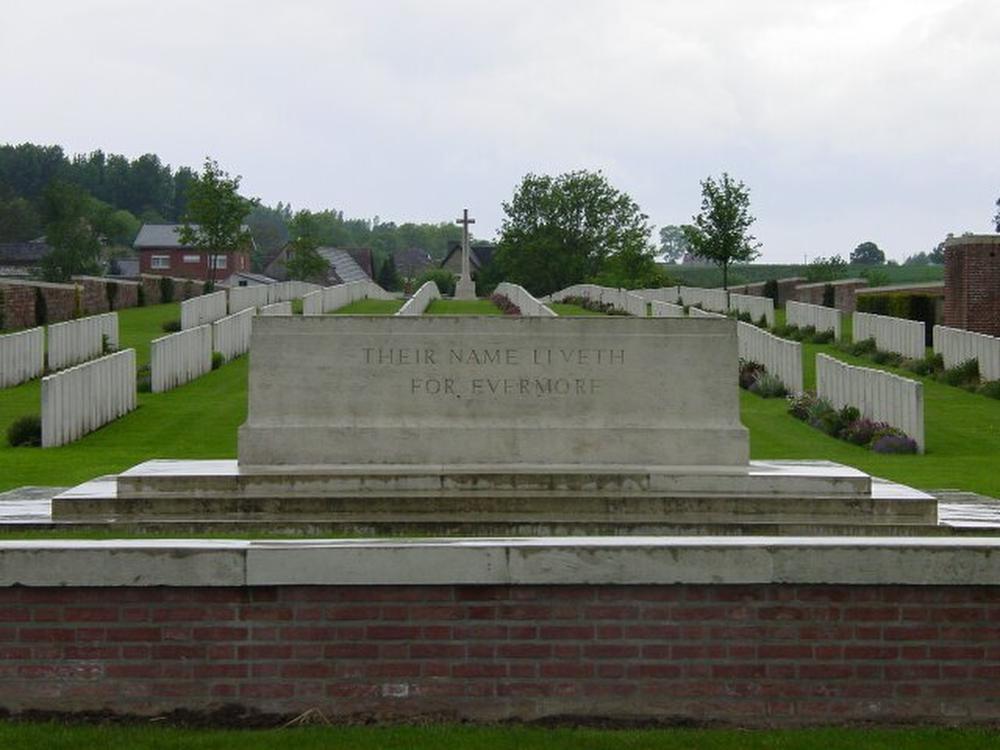 Heuvelland: La Clytte Military Cemetery.