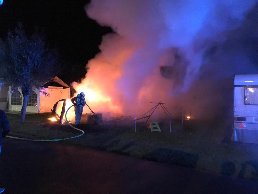 Vrouw raakt lichtgewond bij caravanbrand in Bredene