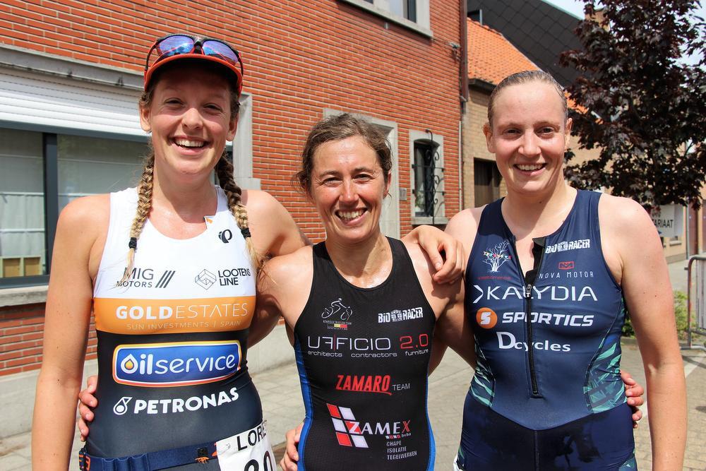 Bij de dames won Xenia Luxem (midden) voor Lore Vanclooster (links) en Lies Vermont.