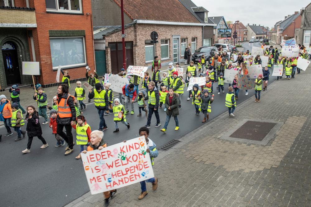 Vreedzaam schoolprotest in Koolskamp