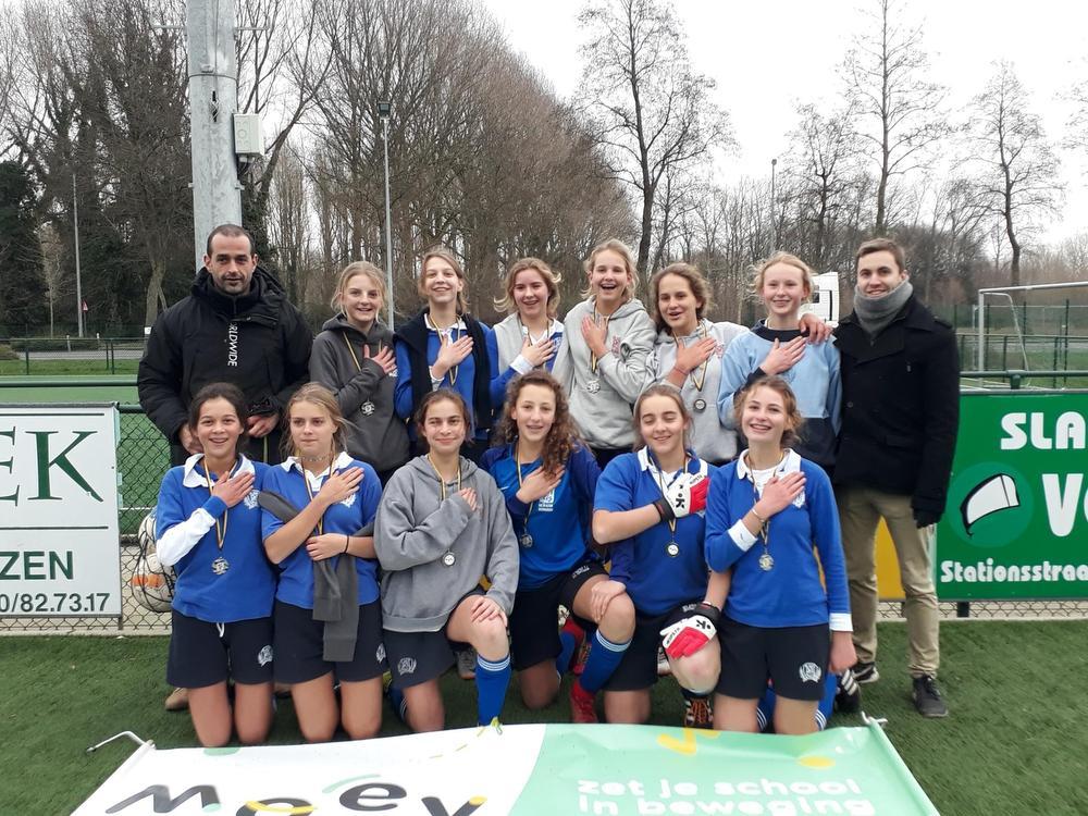 VMS Roeselare wint provinciale MOEV-voetbalfinale bij de meisjes