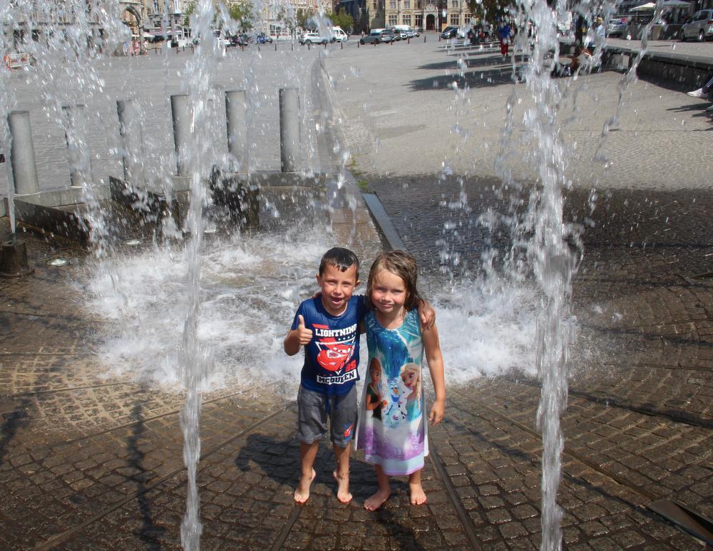 IN BEELD - Verkoeling voor mens en dier in Ieper