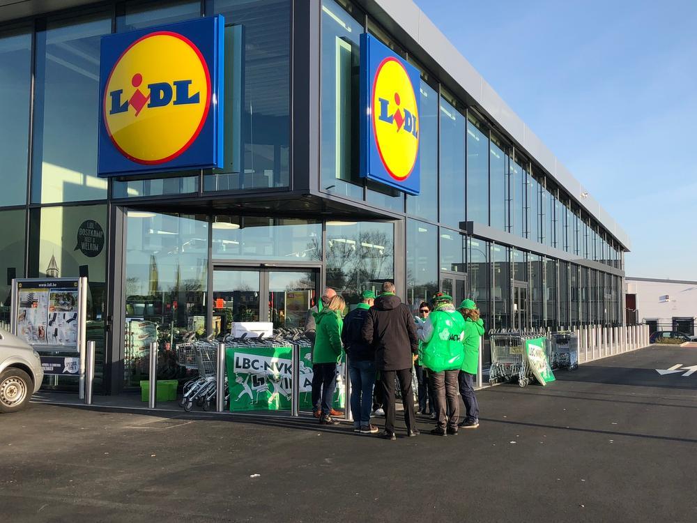 ACV-militanten hadden vrijdagmorgen de toegang tot de winkel geblokkeerd.