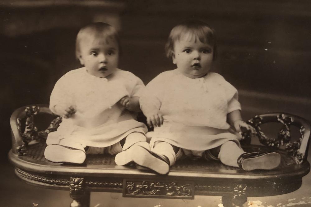 Rosa (links) en Rosane toen ze nog een baby waren, nu bijna negentig jaar geleden.