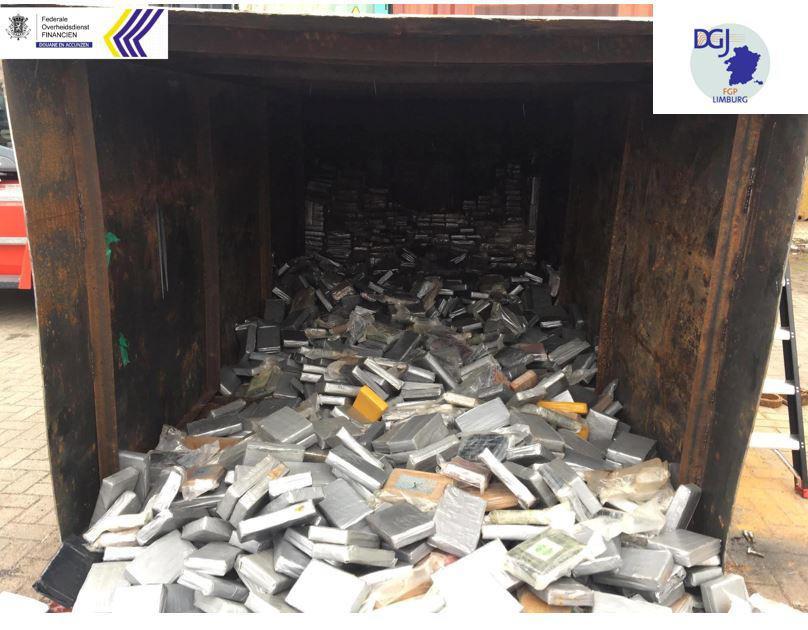 De drugs zaten verstopt in een stalen constructie in een container vol schroot. (FGP Limburg)