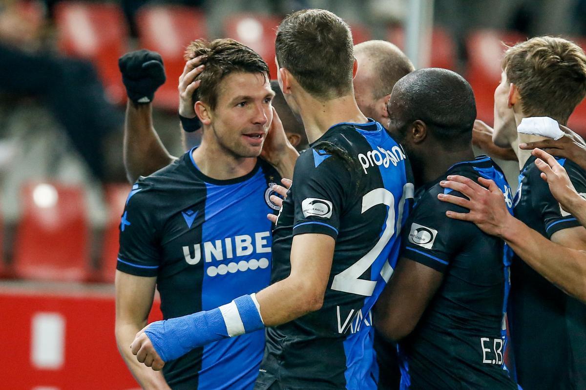 Club zwoegt zich naar finale na 1-2-winst op Zulte Waregem