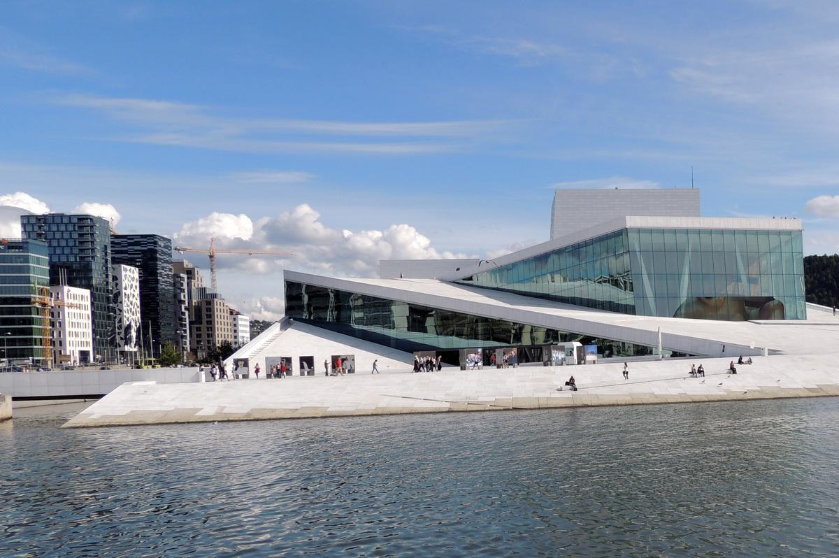 Het Operahuset is een van de opvallendste moderne gebouwen in Oslo.