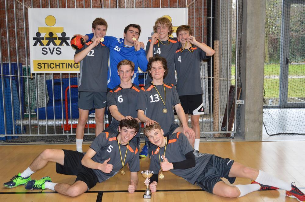 De cadetten jongens van het Guldensporencollege Zuid Kortrijk: Robbe Donck, Seppe Claeys, Casper Moeyaert, Quinten De Volder, Jago Tanghe, Tiel Gonnissen, Nathan Ghys en Noah Vlieghe.