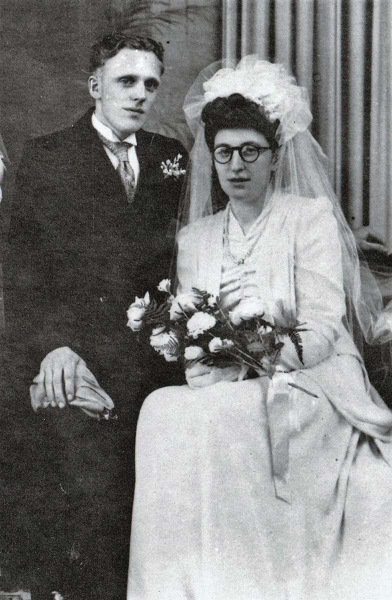 André Deceuninck op zijn huwelijk met Martha Cappelle in 1947. Martha is helaas twee jaar geleden overleden.