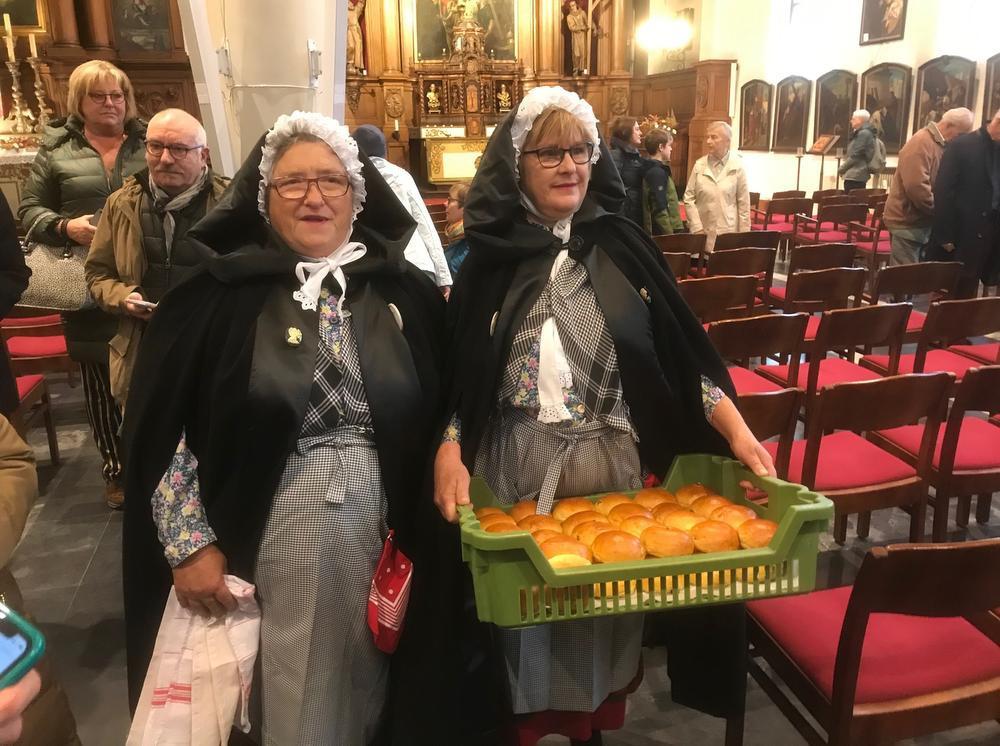 Heropleving traditie Sint-Hubrechtsbrood in Oostende gigantisch succes