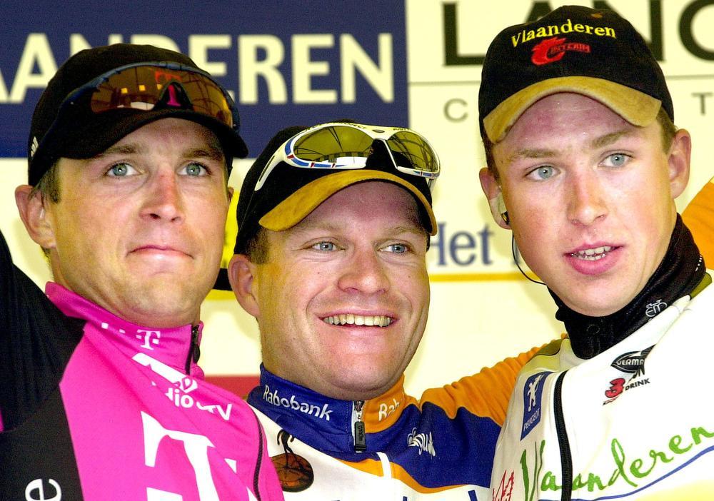 Stijn Devolder werde derde in de E3 Prijs in Harelbeke in 2003. Hij mocht samen op het podium met winnaar Steven De Jongh en de Duitser Steffen Weseman.