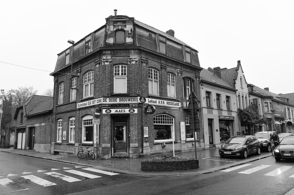 Café De Oude Brouwerij; een echt volkscafé in het centrum van Roeselare. (foto SB)