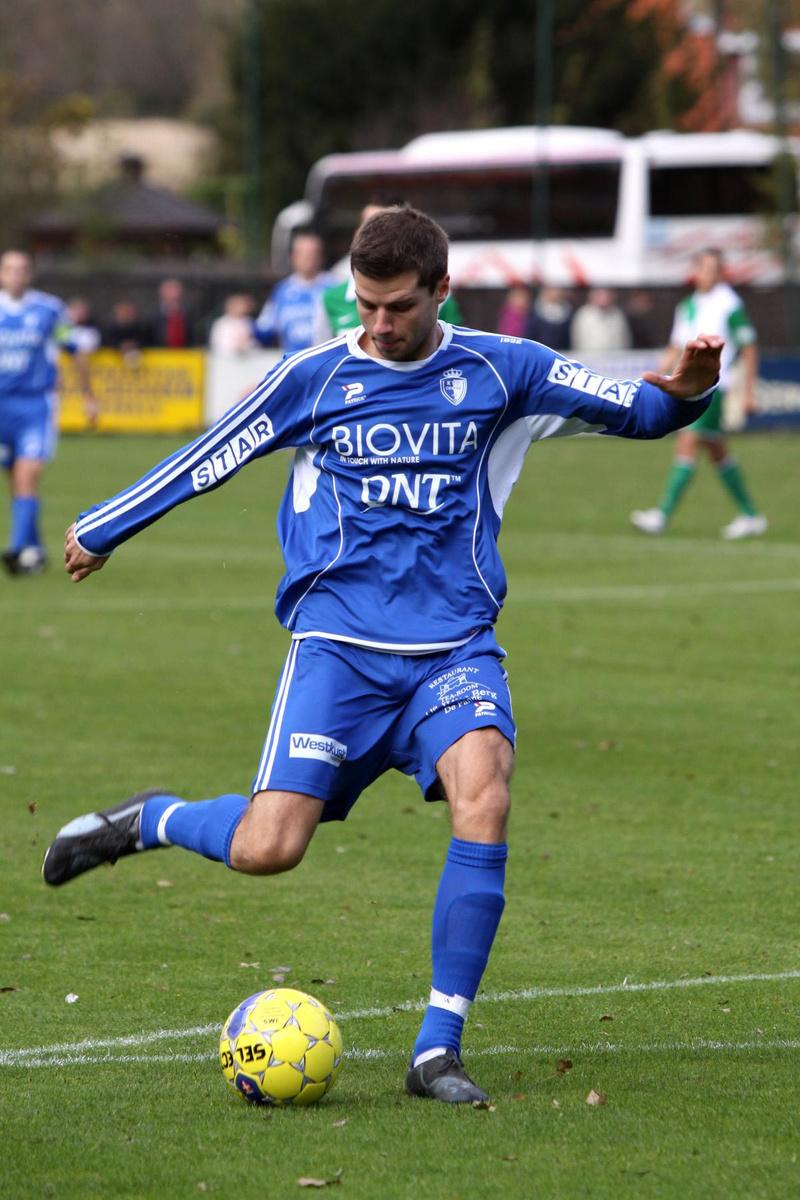 Nick De Groote in het shirt van Coxyde, hier een beeld uit 2009.