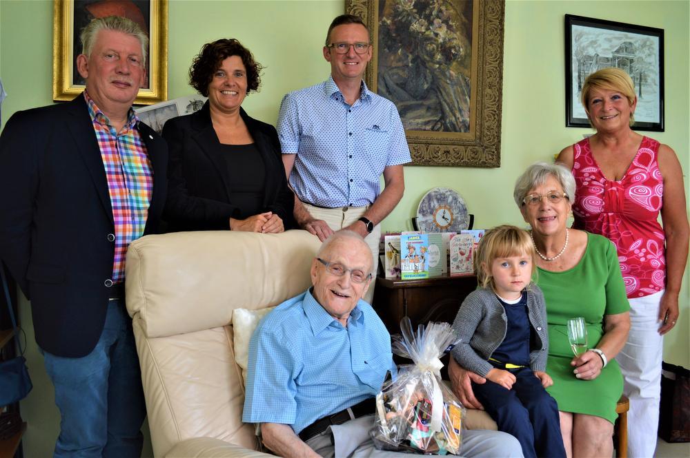 Gustavus Leclercq, hier bij zijn 106de verjaardag, promoveert tot oudste man van België.