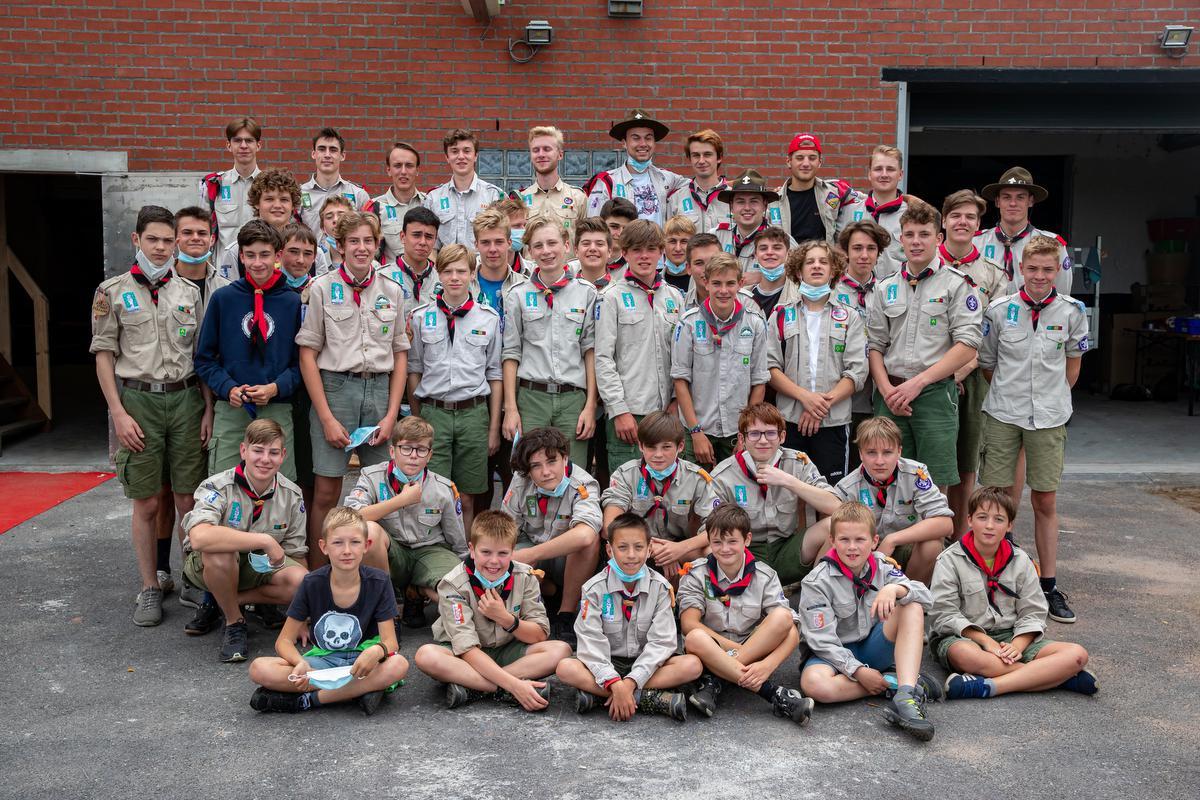 De Jongverkenners, Verkenners en Jins van de Scoutsjongens.