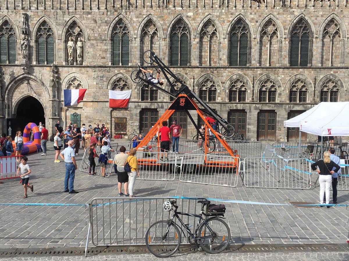 Voor een keer kan je veilig overkop met de fiets in Ieper.