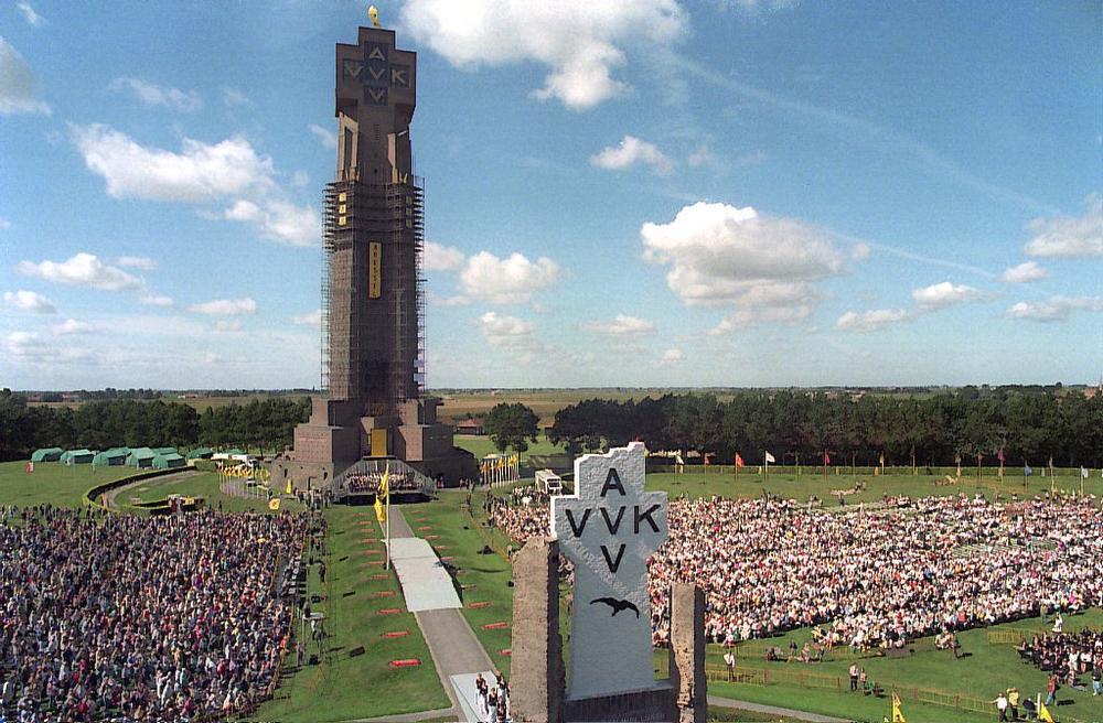 Ooit lokte de IJzerbedevaart tienduizenden Vlamingen naar de IJzertoren in Diksmuide. (foto Belga)