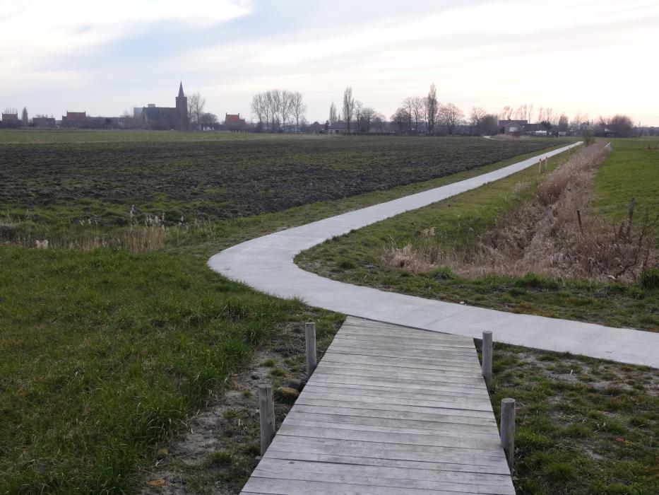 Het Stiltepad in Kaaskerke is een van de vele nieuwe autovrije trajecten in het vernieuwde fietsnetwerk.