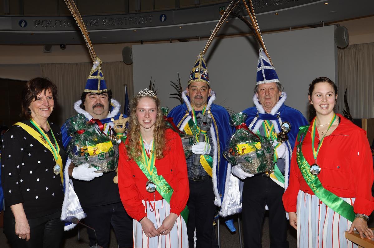 Keizerstrio Billy, Chico en Wilfried met schepen Dorine Geersens, Mieke Garnaal en haar eredame.