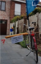 Met stokbroden aan de fiets wil Fietsersbond Ieper een éénmeteractie voeren. (Foto TOGH)