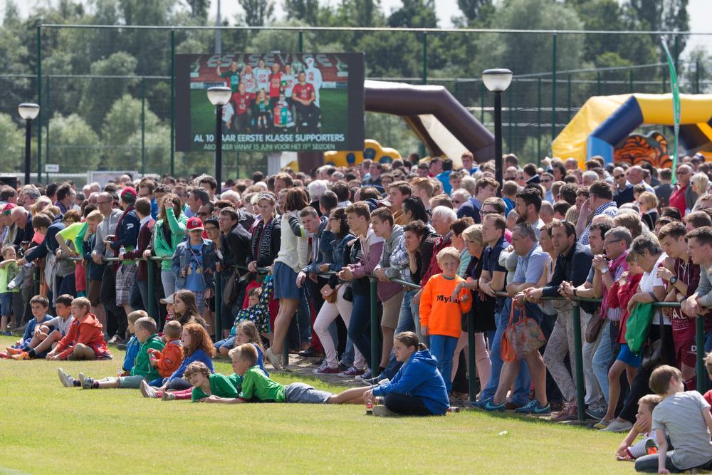 Ruim 1.500 fans wonen eerste open training van alweer fel vernieuwd Zulte Waregem bij 