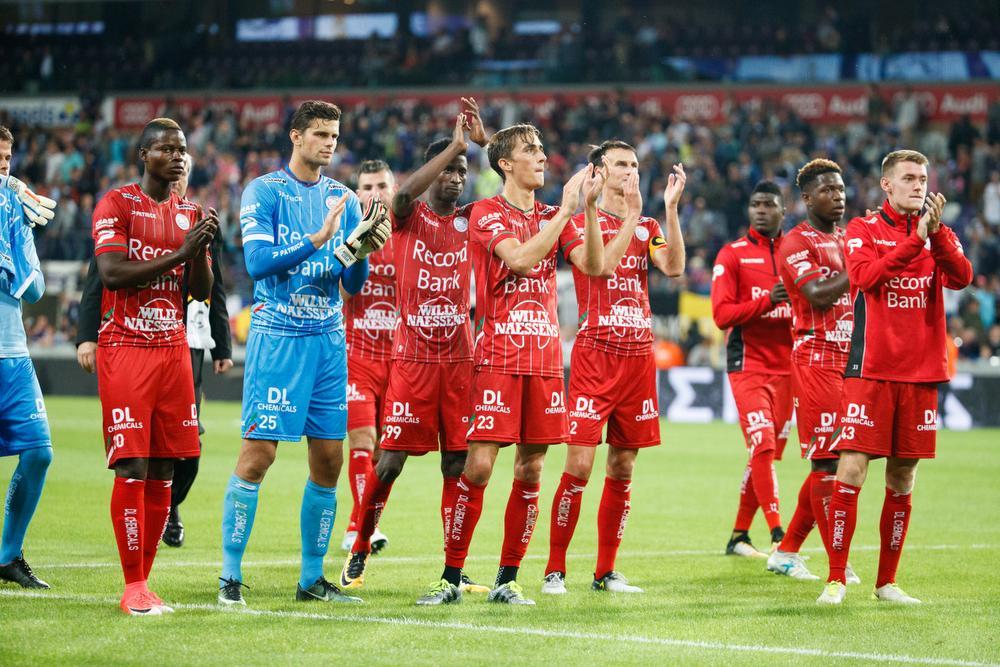 Ongelukkige Bostyn helpt Anderlecht een handje in Supercup-winst tegen Zulte Waregem