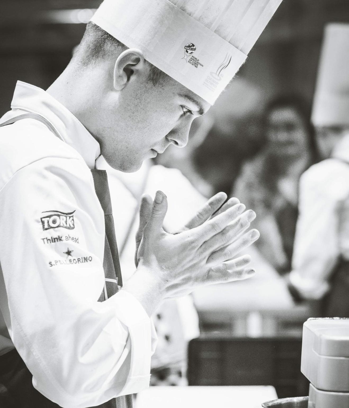 De jonge chef Neil Dierickx-Visschers. (foto Manyheaded.studio)