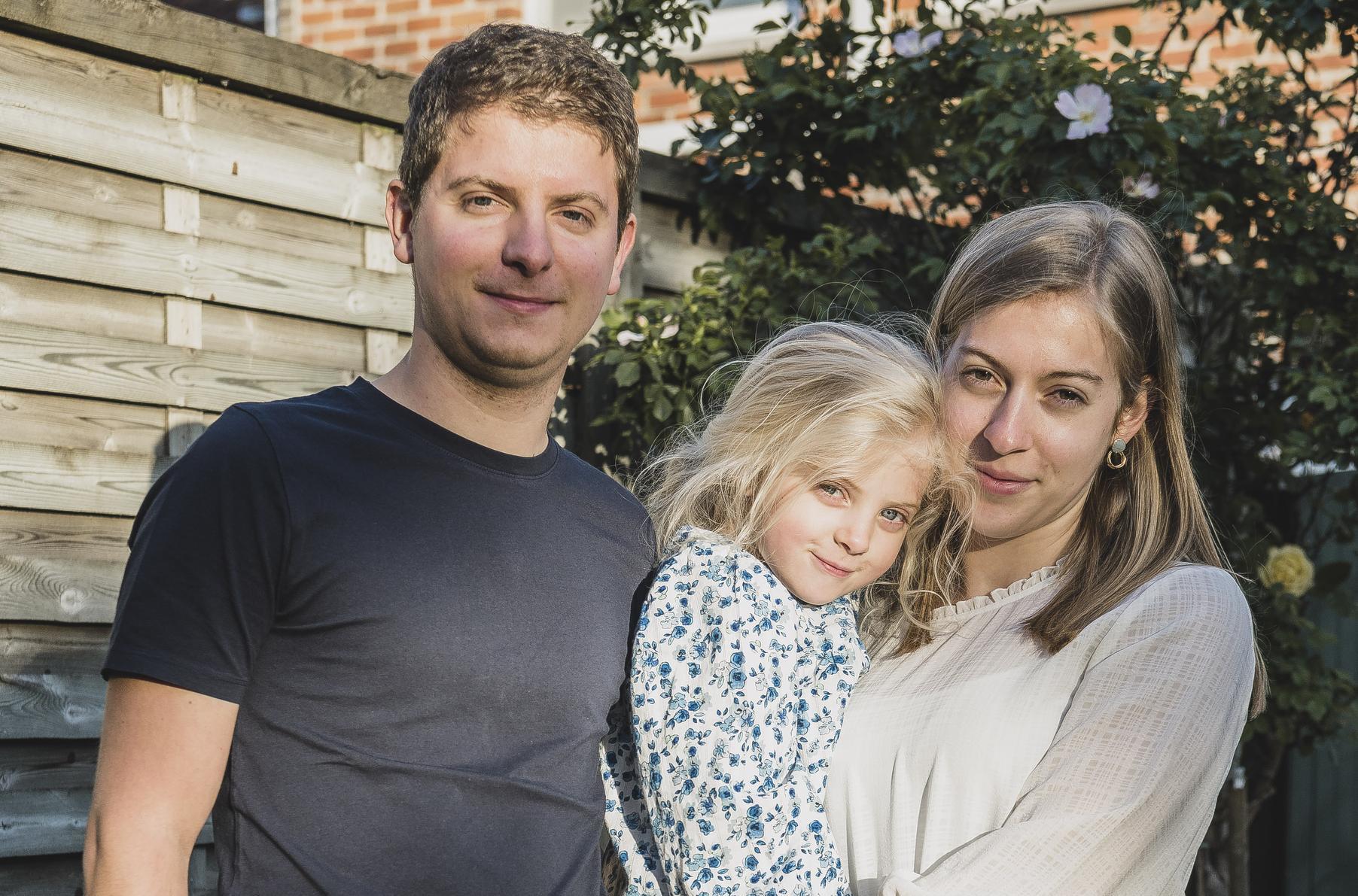 Niels Dierick en Kesia Dermul met hun dochtertje Lona (5).