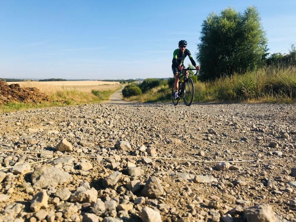 A ride for Alain (14): Mentaal gevecht tegen mezelf en vloeken op de Franse wegen