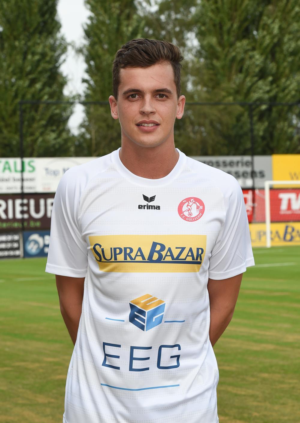 Daan Debouver bij de spelersvoorstelling van FC Gullegem.