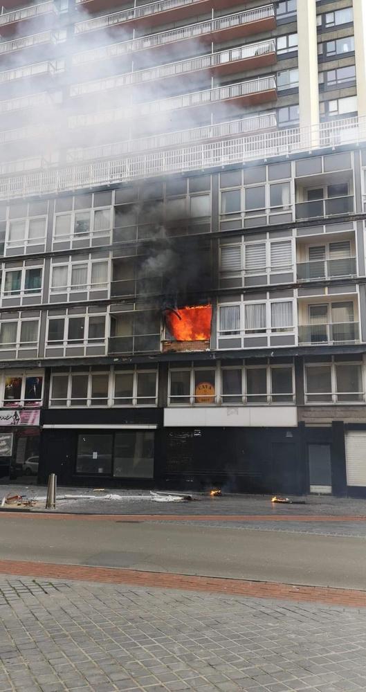 Acht mensen met rookintoxicatie naar ziekenhuis na brand in Europacentrum