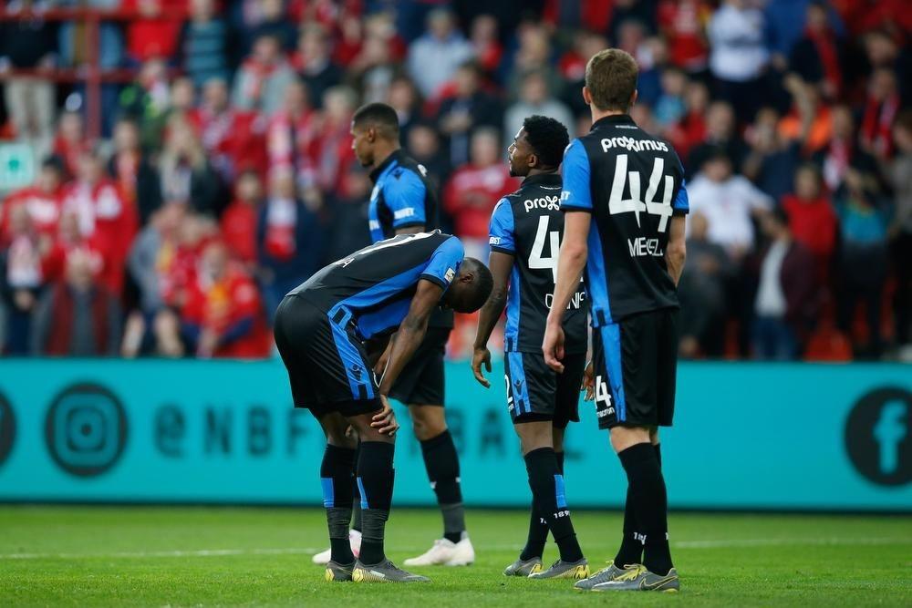 Club Brugge verliest van tien Rouches, Genk pakt vierde titel