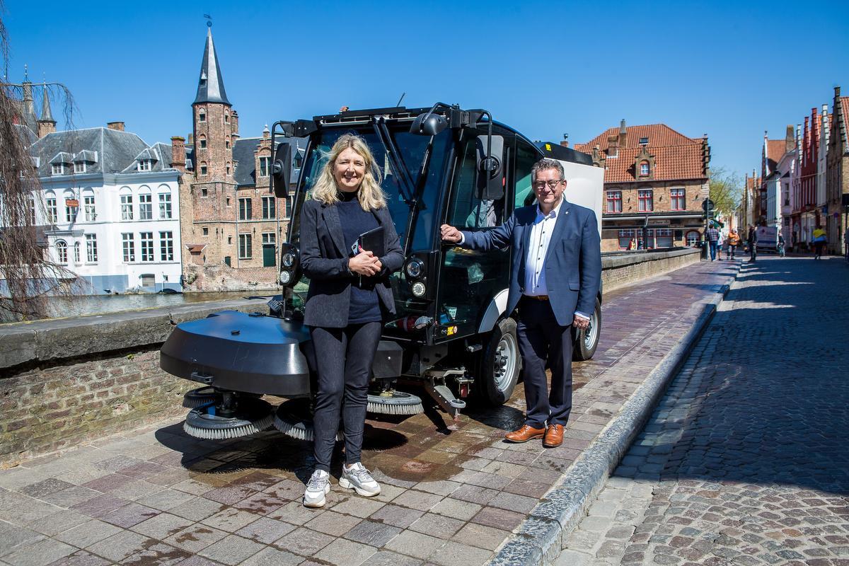 Schepen Mercedes Van Volcem en burgemeester Dirk De fauw.