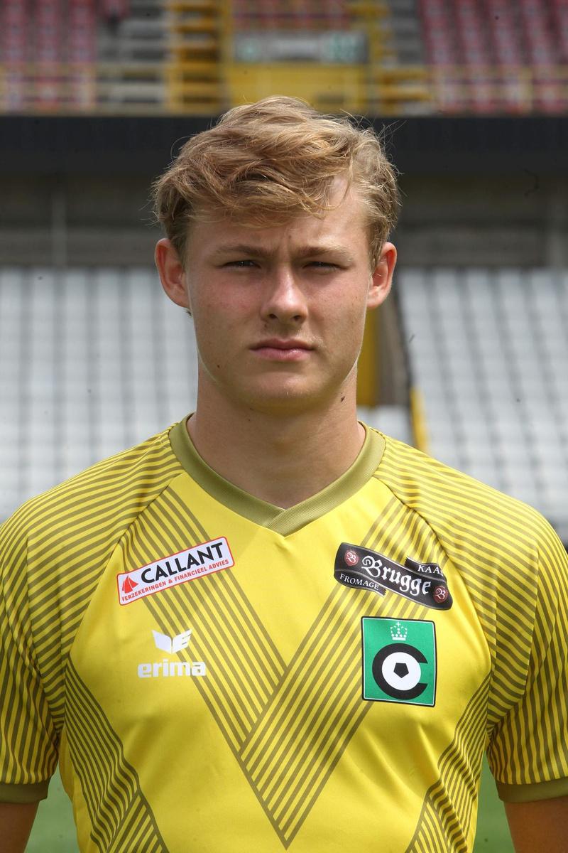 Dimi Carré is een jeugdige doelman die van Cercle Brugge overkomt.