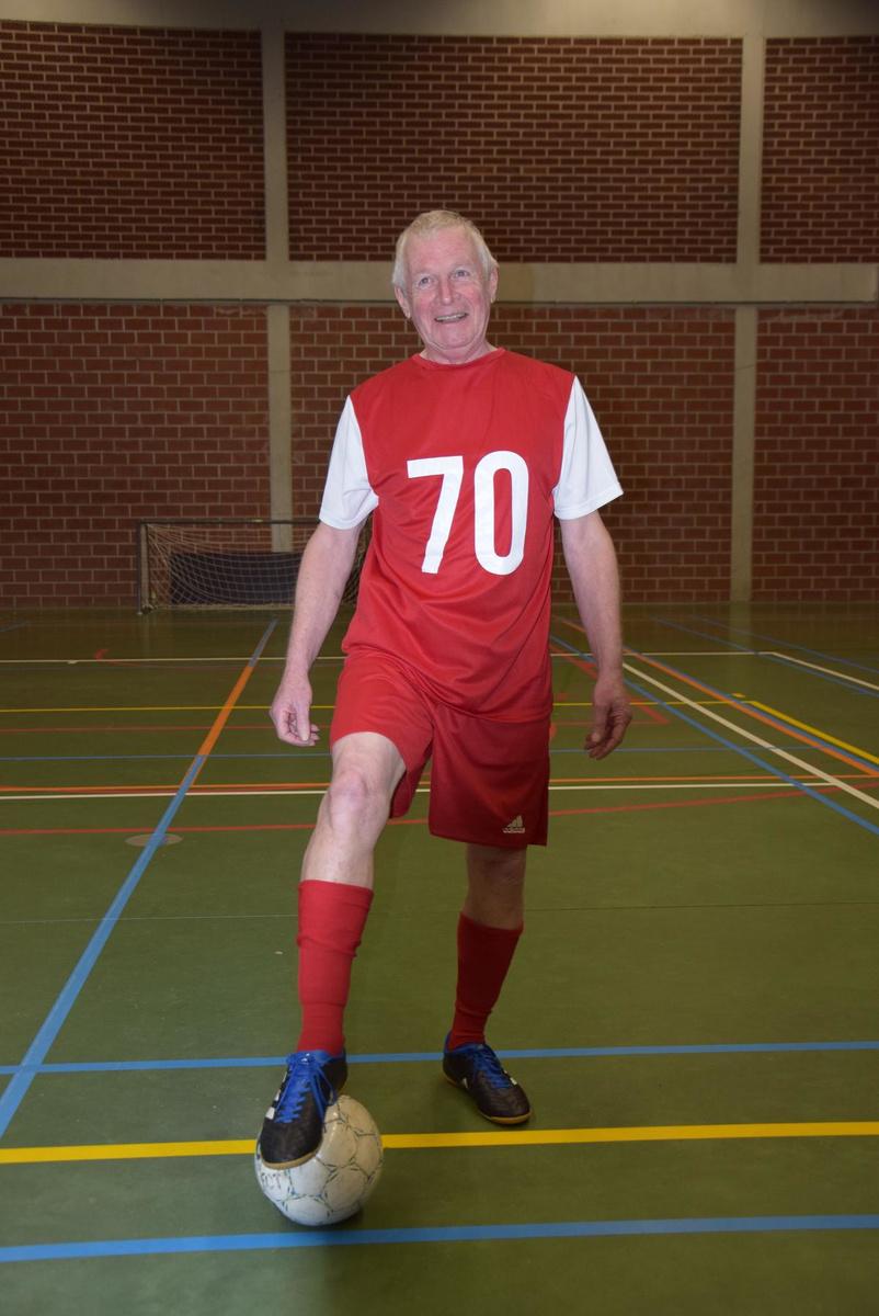 Dirk Planckaert is 70, maar houdt er nog altijd van om te minivoetballen.