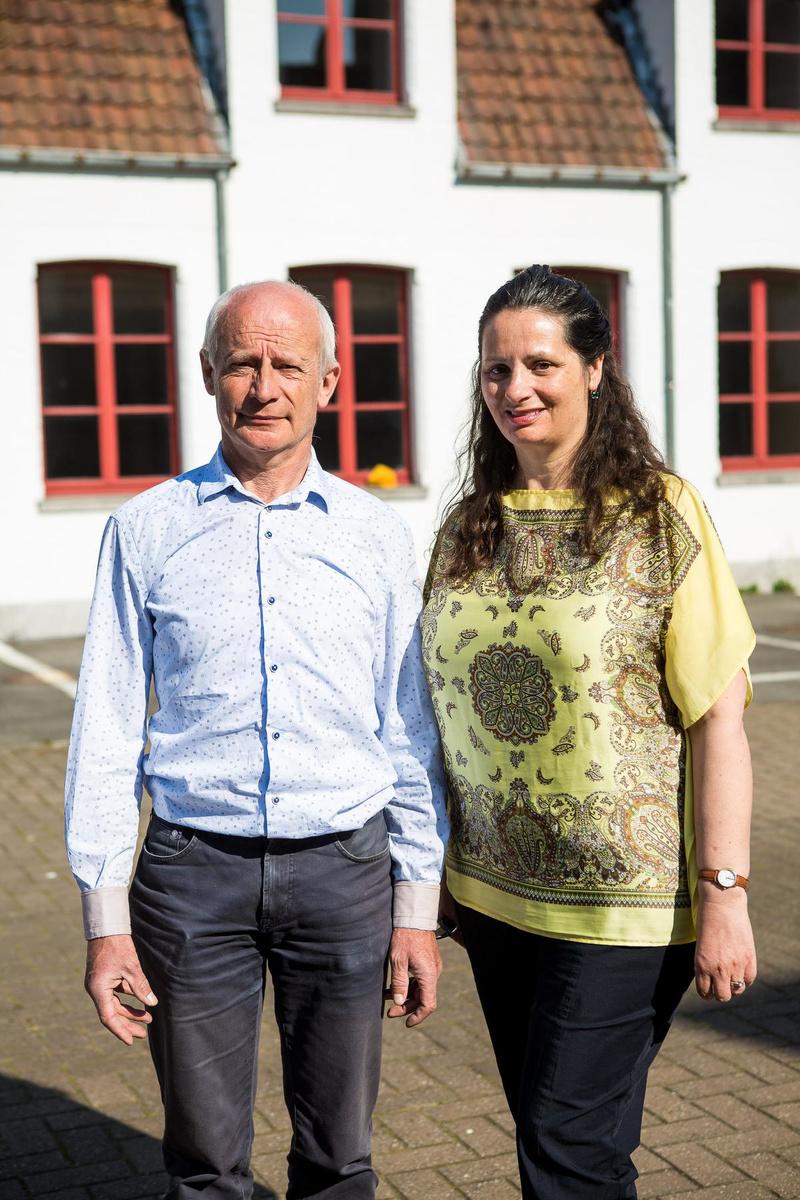 Johan Crevits en Mieke Deprez van het Gistelse Rusabouw staan in voor de transformatie.
