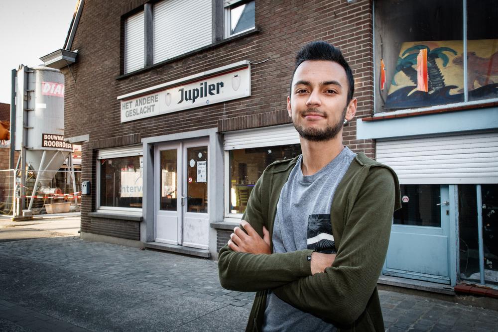 Ian Haeghebaert en jeugdhuis Het Andere Geslacht ontvangen Lokale Helden.