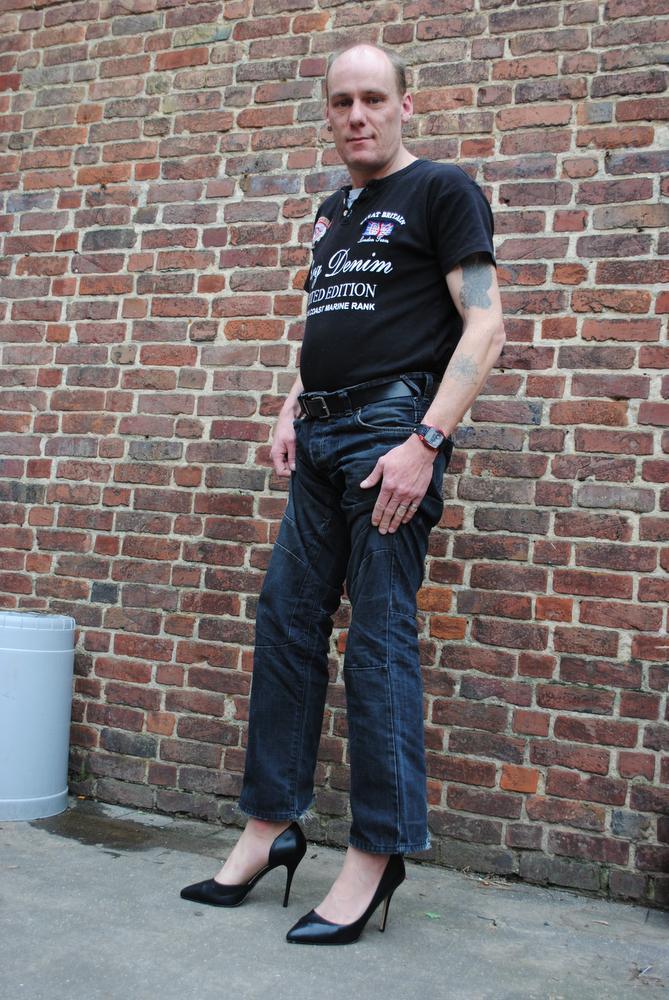 Maak kennis met Jean-Paul (44) uit Kortrijk: een trucker op stiletto's