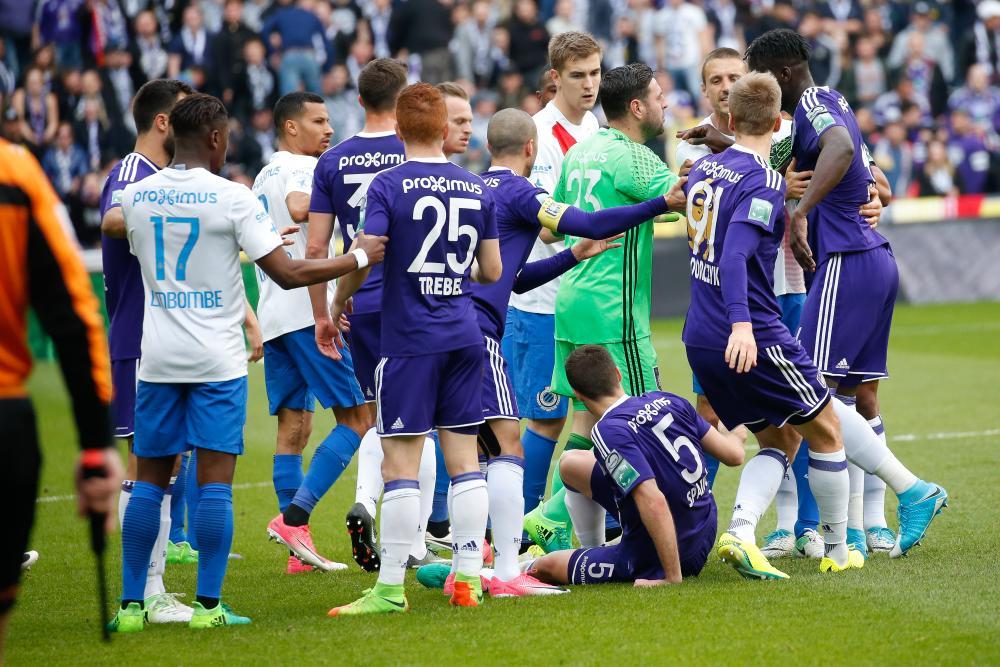 Club Brugge mag titeldroom opbergen na nederlaag in Anderlecht