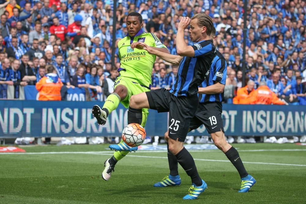 Club Brugge is voor de veertiende keer kampioen na demonstratie tegen de grote rivaal