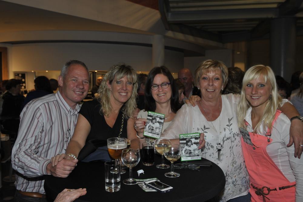 West-Vlaamse fans met v.l.n.r. Kurt Vindevogel (Kortrijk), Nancy Lavaert (Wevelgem), Caroline Vanneste (Kortrijk), Hilde Vergote (Roosdaal) en Annelies Lobbe (Wachtebeke).