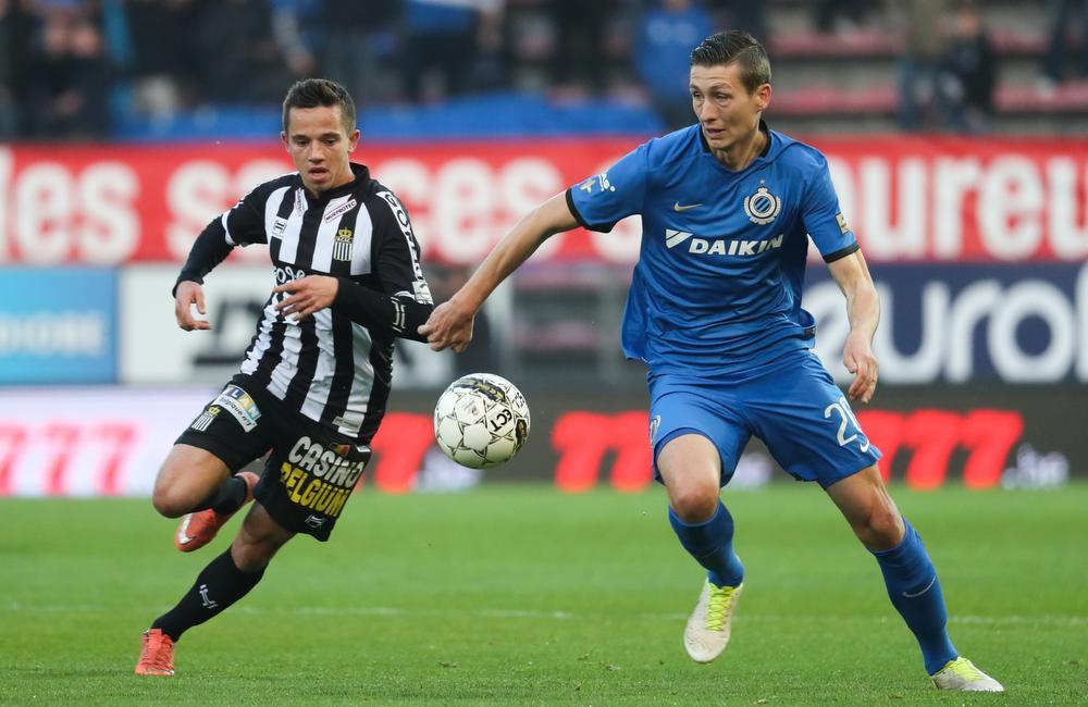 Club Brugge zet Anderlecht onder druk dankzij hattrick van Izquierdo in Charleroi